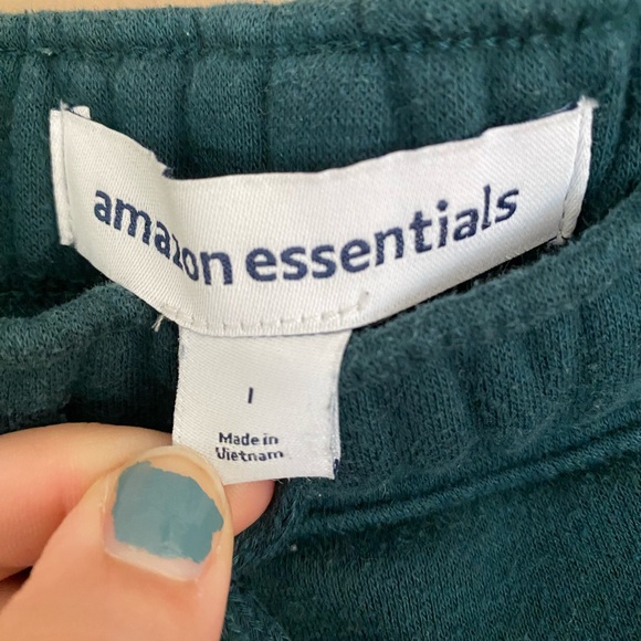Green sweatpants size large from Amazon Essentials - Picture 2 of 3